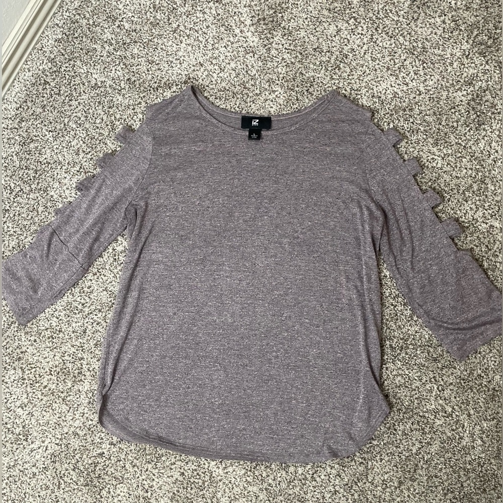 Cute Light Purple iZ Byer 3/4 Sleeve Top Size Large